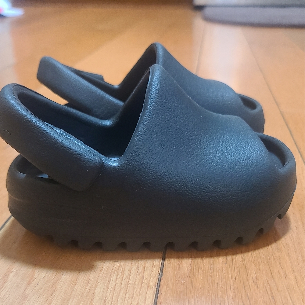 Yeezy Slides